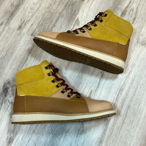 TOMS Waterproof Mesa Hiking Boots Honey Oil Nubuck Suede Shoes Women's Size 9.5